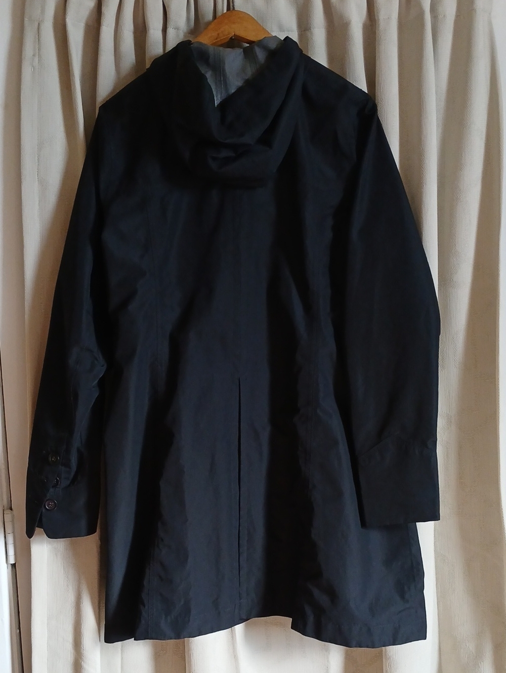 MEC Rain Jacket - Picture 3 of 7